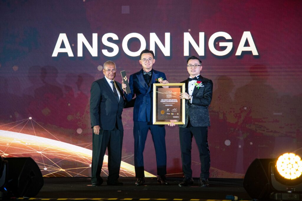 100miye Photo Of Anson Nga