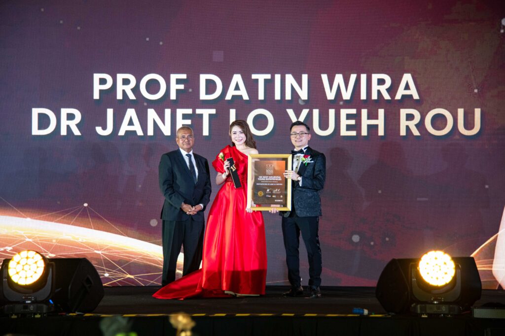 100miye Photo Of Prof Datin Wira Dr Janet Lo Yueh Rou