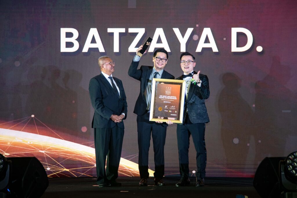 100miye Photo Of Batzaya Davaanyam