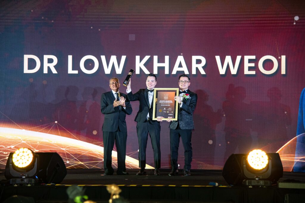 100miye Photo Of Dr Low Khar Woei